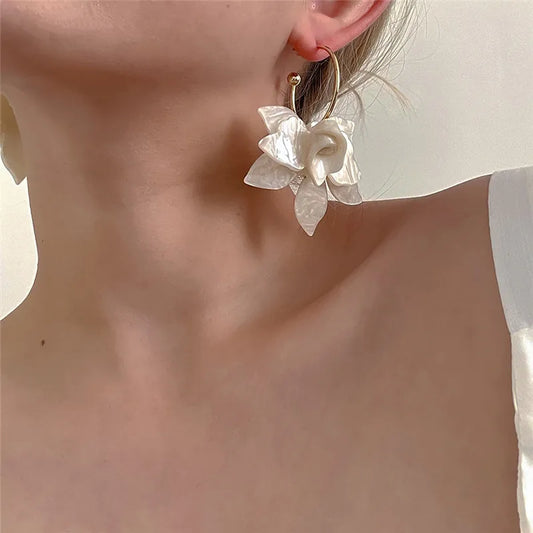 Petal Contour Studs